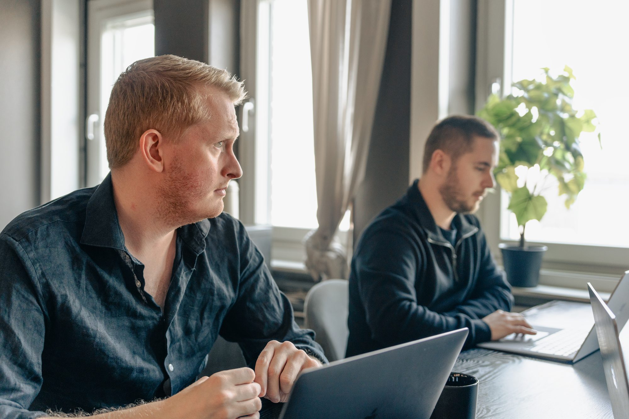 Solvd-teamet i arbete på kontoret i Göteborg
